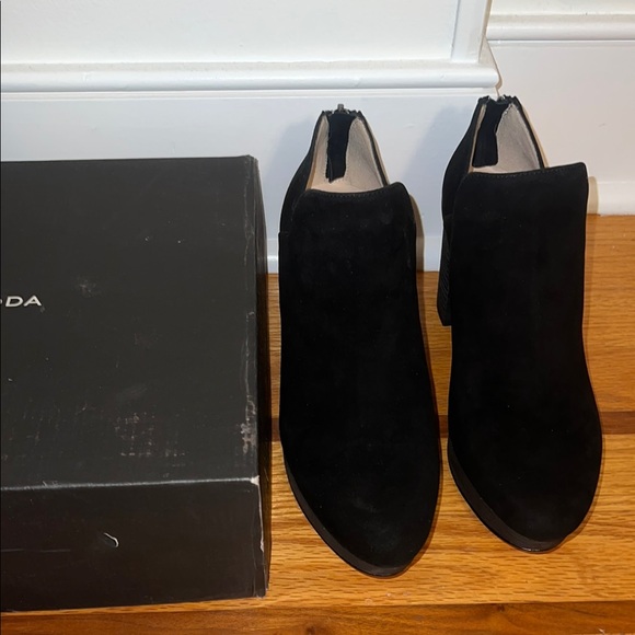Pelle Moda Black Suede Ankle Booties - Picture 3 of 14
